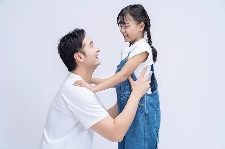 mendidik anak perempuan, parenting anak perempuan, rayuan buaya, cara mengajari batasan sehat, peran ayah dalam parenting, kebutuhan emosional anak, role model ayah, hubungan sehat, parenting untuk ibu muda